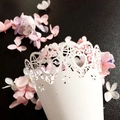 Elegante cono portariso bianco intagliato al laser con cuore per petali di nozze e DIY - Bianco