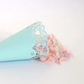 Cono in carta azzurro tagliato al laser per petali e coriandoli da matrimonio - Blu Chiaro