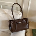Borsa tote vintage marrone scuro con fibbia metallica decorativa e doppie tracolle - Marrone