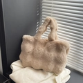 Sac fourre-tout en fausse fourrure beige doux pour les tenues d'automne hiver - Kaki Sans Pendentif