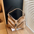 Borsa hobo retrò in pelle martellata color cammello con zip argentate e tracolla larga - Cachi