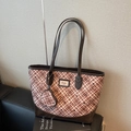 Sac cabas vintage à carreaux marron avec motifs d'étoiles et porte-monnaie en cœur - Style Carreaux Rose Brun et Étoiles (Avec Charme Cœur) / Rose