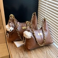 Sac hobo matelassé marron avec bandoulière chaîne dorée et breloque ours en peluche - Avec Pendentif / Grand / Marron