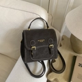 Vintage dunkelbrauner Lederrucksack mit Kontrastnähten und goldfarbenen Schnallen - Ebony (Ohne Anhänger)