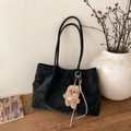 Retro schwarze matte Tragetasche mit Teddybär-Anhänger und großem Fassungsvermögen - Schwarz mit Anhänger