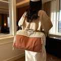 Reisetasche in Beige und Karamel mit Karomuster und breitem Nylon-Schultergurt für Damen - Khaki