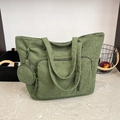 Borsa tote in velluto a coste verde oliva con tasca a zip e portamonete tondo abbinato - Verde