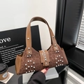 Handtasche mit braunem Leopardenmuster, silbernen Nieten und retro-urbanem Design - Braun
