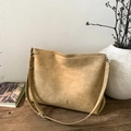 Bolso tote minimalista café claro con diseño de punto de cruz y correa ajustable - Camel Sin Adornos
