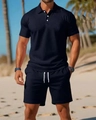 Dunkelblaues Herren-Set aus Kurzarm-Polo und Shorts für den lässigen Sommerurlaub am Strand - S / Oberteil Und Unterteil / Dunkelblau