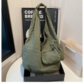 Borsa hobo verde oliva grande capacità con tasca frontale e trama effetto rugoso - Verde