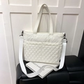 Sac fourre-tout matelassé blanc crème avec grand volume et bandoulière large - Blanc