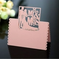 Segnaposto matrimonio rosa intagliato a laser con silhouette sposi e scritta Mr & Mrs - Rosa