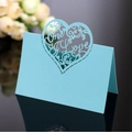 Marque-place cœur bleu ciel avec découpe One Love pour décoration de table mariage - Bleu clair