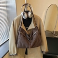 Dark brown retro large capacity tote bag with white contrast stitching and buckle detail - No Pendant / Brown