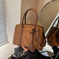 Bolso tote retro de ante marrón y cuero sintético con asas superiores y correa ajustable - Marrón