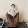 Borsa tote in pelle scamosciata marrone scuro con tracolla intrecciata e ampia capienza - Marrone