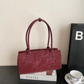 Retro deep red rectangular underarm bag with long double handles in distressed leather - Red