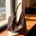 Grand sac cabas marron en similicuir avec petite pochette zippée amovible assortie - Marron