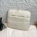 Borsa porta PC imbottita beige minimalista con doppia tasca e consistenza morbida - Bianco