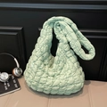 Bolso hobo acolchado verde menta con textura de nube y cremallera para mujer - Verde Menta