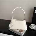 Borsa a spalla bianco crema in pelle PU con mini pochette decorativa su rivista - Bianco