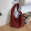 Burgundy polka dot canvas tote bag in thick wool-like fabric for daily use - Red