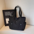 Bolso tote de nailon negro de gran capacidad con cremalleras frontales dobles y bolsillos - Negro