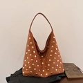 Sac fourre-tout vintage en daim marron avec rivets dorés et bandoulière longue - Marron