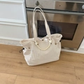 Bolso tote grande de nailon blanco crema con bolsillos laterales y cierre magnético - Blanco Roto