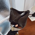 Dunkelbraune PU Leder Eimertasche mit gewebtem Gurt und goldenen Beschlägen - Braun
