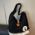Sac fourre-tout en peluche noire avec bouton cabillot en bois et décor animalier 3D - Noir