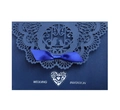 Elegante marineblaue lasergeschnittene Hochzeitseinladung mit Vögeln und Schleife - Dunkelblau