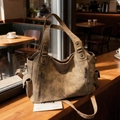 Borsa tote vintage marrone di grande capacità con doppia cerniera e tracolla regolabile - Cachi