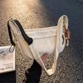 Borsa a tracolla minimalista in nylon beige con cinghia regolabile e ciondolo etnico - Beige Con Ciondolo