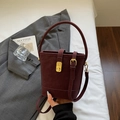 Sac seau vintage bordeaux avec ferrures dorées et bandoulière amovible - Rouge Vin Sans Pendentif