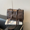 Vintage dark brown textured shoulder bag with rectangular flap and fine leather strap - Brown