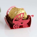 Scatola per cioccolatini a carrozzina rosa tagliata al laser con eleganti pizzi decorativi - Rosso Perlato