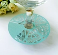 Détail du carton de verre à vin en forme de cœur vert menthe découpé au laser pour mariage - Bleu Tiffany