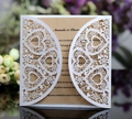 Partecipazione di nozze bianca traforata al laser con cuore e inserto marrone - 15CM / Bianco