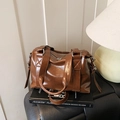 Bolso tote retro marrón de gran capacidad en cuero sintético con correa ajustable - Marrón