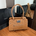 Vintage-Schultertasche aus mattem Lederimitat in Hellbraun mit doppeltem Trageriemen - Braun