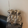 Sac seau matelassé or champagne métallisé avec fermeture à cordon et grand motif losange - Doré