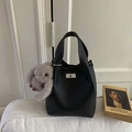 Borsa a secchiello retrò in pelle nera con chiusura argento e ciondolo a coniglio - Con Ciondolo / Nero