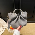 Sac seau gris en similicuir mat avec poignées en métal doré et cordon serrage - Gris