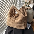 Grand sac cabas matelassé kaki au design minimaliste pour un style décontracté - Kaki