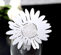 Marque-places marguerites en papier découpé au laser pour décoration de mariage - Blanc