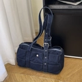 Sac fourre-tout en denim bleu foncé avec boucles argentées et bandoulière réglable - Bleu foncé