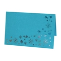 Détail d'une carte pliée bleue avec des motifs de cœurs et de flocons en argenté - Bleu Ciel