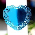 Blauer Serviettenring Herz mit elegantem Laser-Schnitt Blumenmuster für Hochzeiten - Reflektierendes Blau